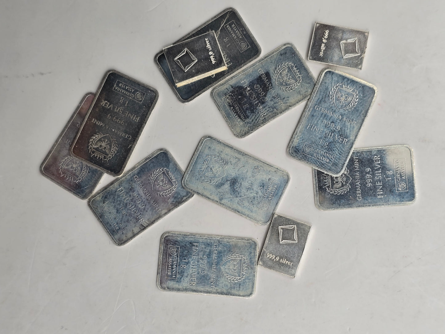 1g random silver bar (milked, scratched)